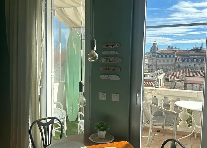 Les Terrasses, Charme Et Authenticite En Hyper Centre De Toulon, Ideal Pour Un Sejour Romantique Ou Une Escapade Urbaine