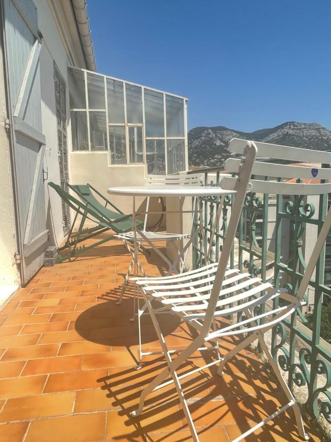 Les Terrasses: Romantic Charm In Apartment Toulon